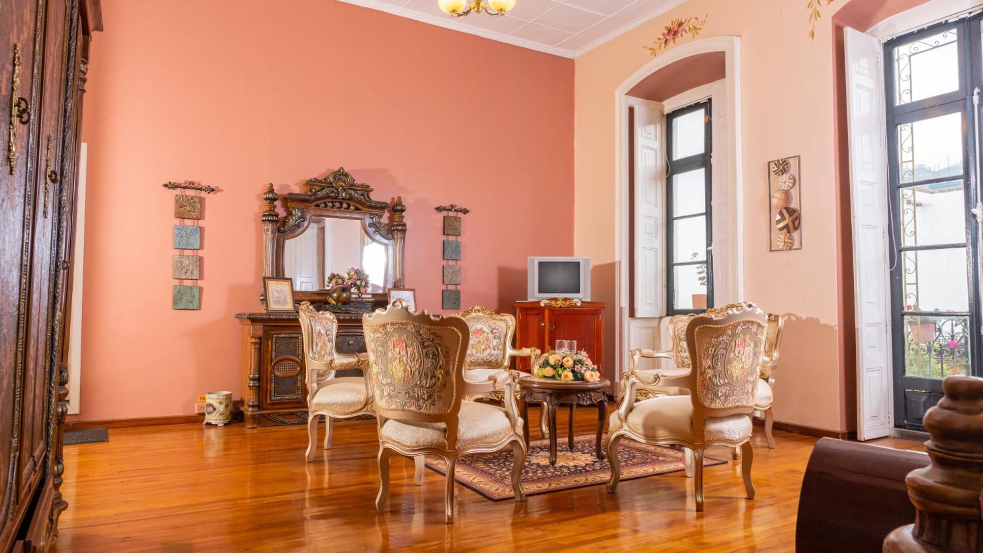 Готель Casa Colonial Кіто Екстер'єр фото